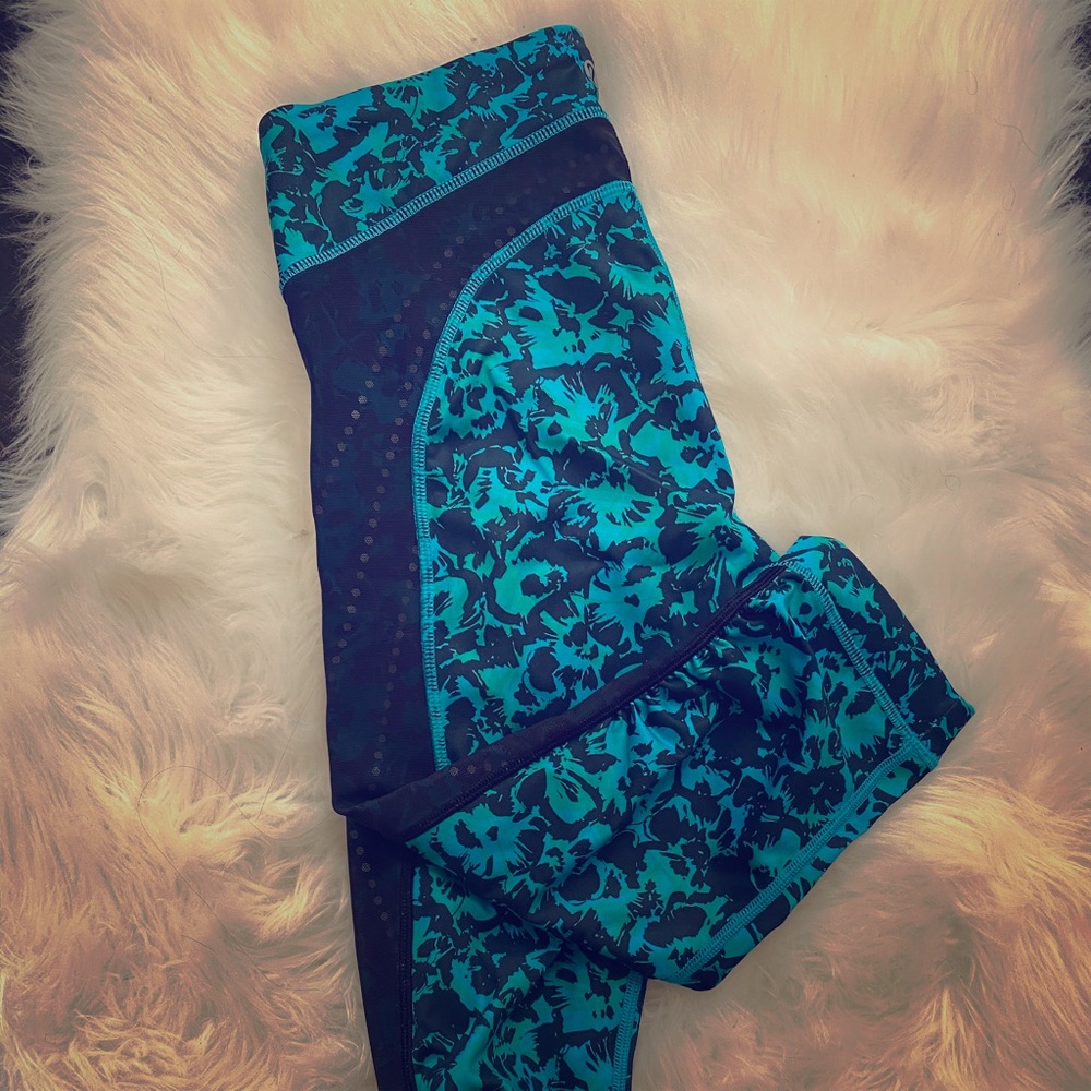 Lululemon Athletica Capri leggings